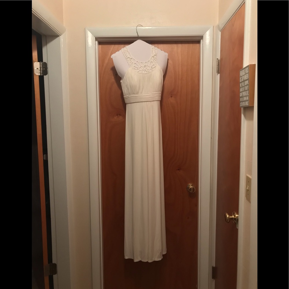 Wedding/Prom/Formal Gown - Picture 2 of 8